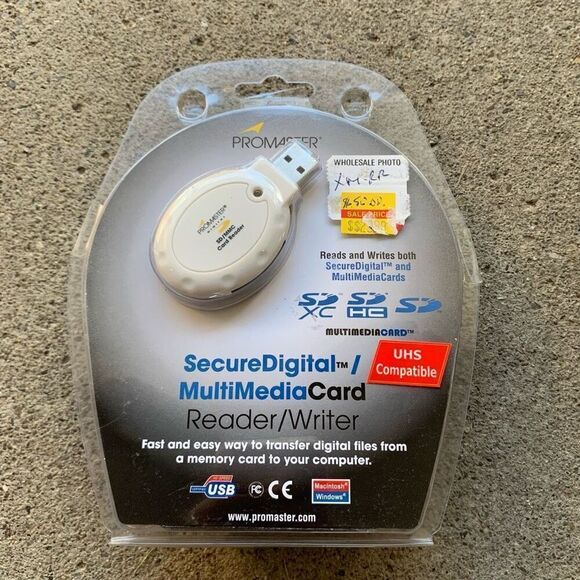 ProMaster Secure Digital/MultiMedia Card Reader/Writer Code 6384 *New* - Picture 1 of 4
